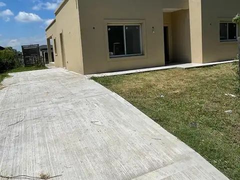 Santa Elena, Pilar del Este