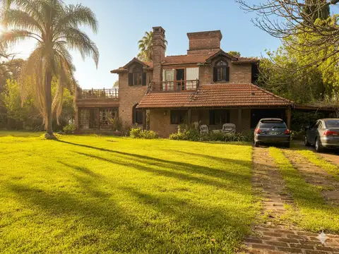 Venta de Casa con pileta en Golfers Country Club