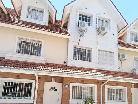 Casa en Alquiler en Olivos Maipu/Uzal, $ 2.400.000