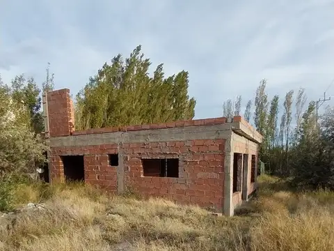 LOTE CON CASA A TERMINAR