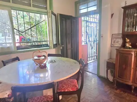 VENTA CASA LOTE  3 AMB  LUMINOSO GARAGE PATIO LAV