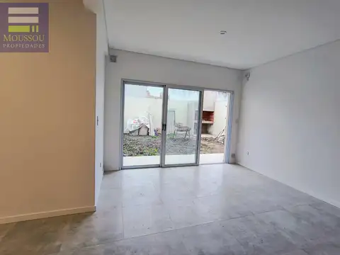 Casa 3 ambientes con 1 baño