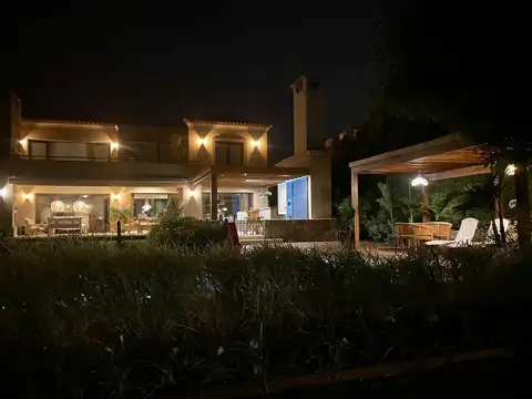 Casa en Venta en Santa Maria Del Tigre, USD 1.490.000