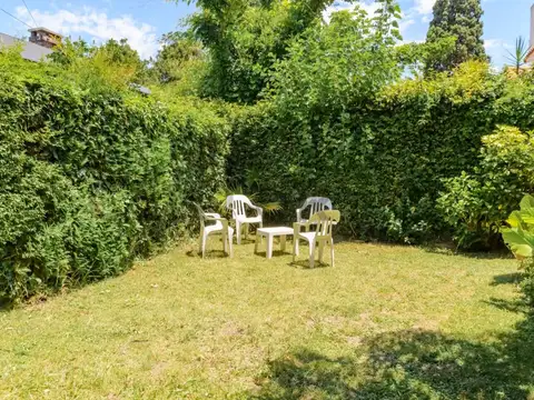 CASA EN VENTA DE 4 AMBIENTES JARDIN Y COCHERA EN BECCAR-SAN ISIDRO