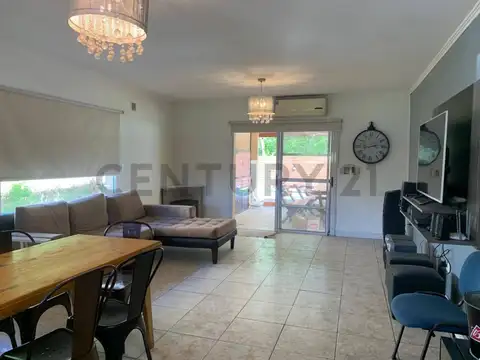 Venta de casa con pileta y jacuzzi, Barrio Los Arces, Pilar