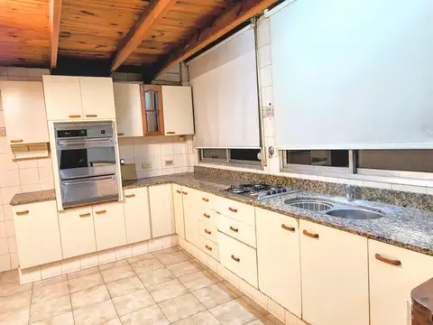 Departamento 3 Ambientes con Cochera incluida. 