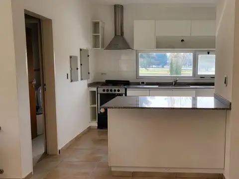 Casa en Alquiler Temporal con 5 cocheras