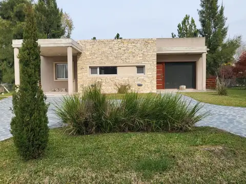 MIRALAGOS - CASA EN ALQUILER TEMPORAL