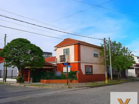 Casa en venta - 3 Dormitorios 2 Baños - 130mts2 - Santa Teresita