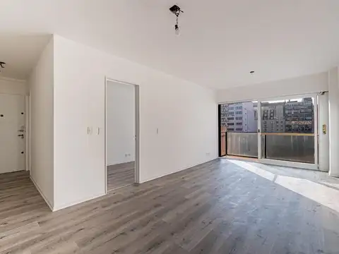 Venta departamento 2 ambientes  49 m² con balcón y baulera Microcentro