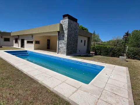 Casa 7 ambientes con 4 baños