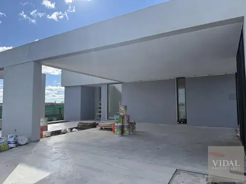 Casa 6 ambientes con 3 baños
