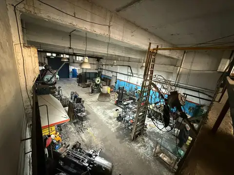 GALPÓN INDUSTRIAL 535 m² | PUENTE GRÚA | FM T2 | 500m ACCESO
