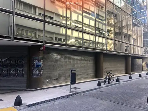 Oficina 14 ambientes con 20 baños