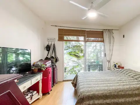 Casa 6 ambientes con 2 baños
