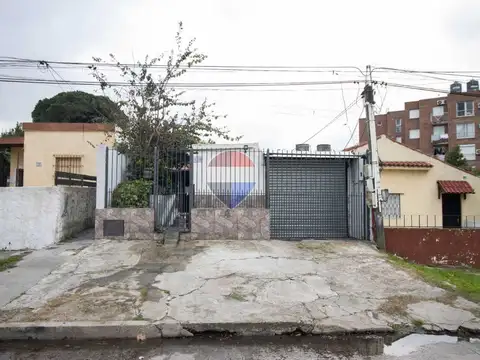 Venta Casa Malvin Norte 2 dormitorios garaje local