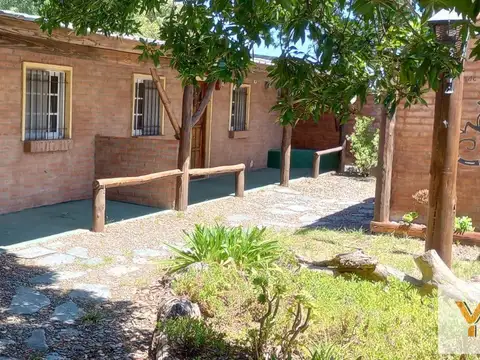 Casa con cuatro cabañas en venta - 6 dormitorios 6 baños - 298mts2 - Bahía San Blas