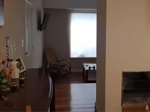 Casa 4 ambientes con 5 baños