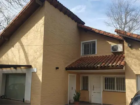 Casa en Venta con 5 cocheras