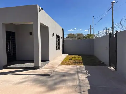 Casa 3 ambientes con 1 baño