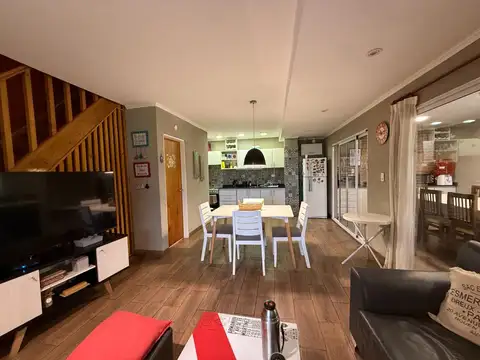 Casa 4 ambientes con 1 baño