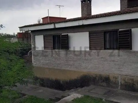 El Rastro 100, Piso 0