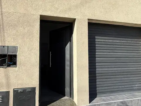 Depto 3 amb con terraza + local en venta Lanus