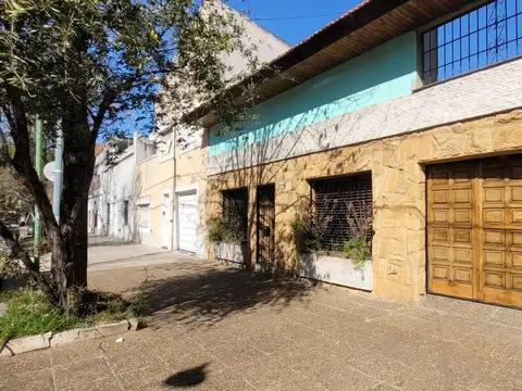 Casa 3 hab Lote Propio Parque Chacabuco Terraza
