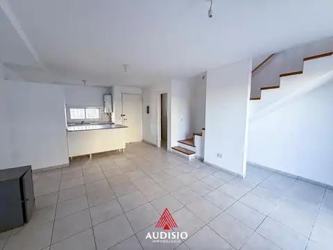 Depto Tipo Casa 3 ambientes con 2 baños