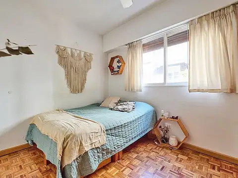 Departamento 4 ambientes Frente vista Luminoso con balcon apto credito y cochera en Recoleta