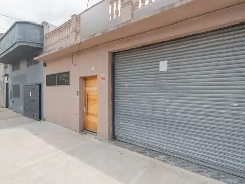 Venta Casa Villa Celina Centro  2 Locales + Pileta Jardin