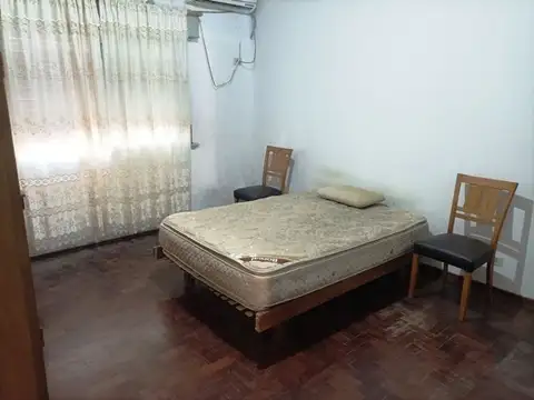 Casa - Venta - Argentina, Tres de Febrero - ESQUIU 4985