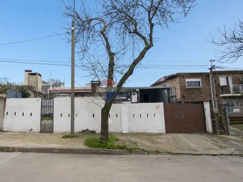 VENTA Casa PH y Depósito. Con Renta por vencer    