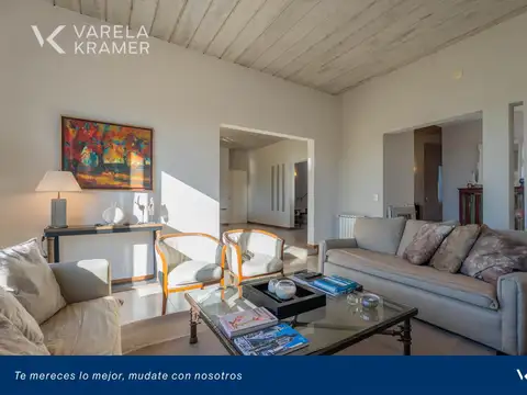 Casa en Venta con 6 cocheras