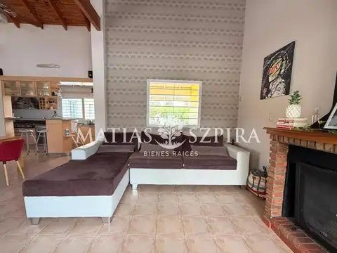 Casa 7 ambientes con 3 baños