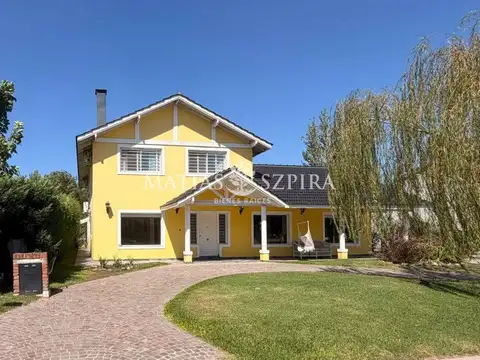 Venta de Casa 7 Ambientes en Boca Raton, Pilar