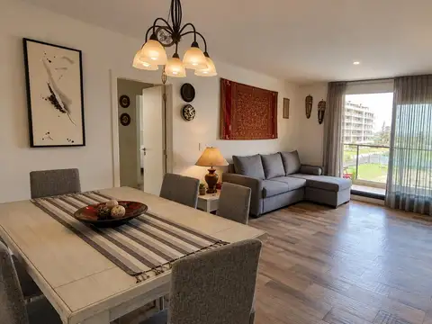 Venta departamento de 2 dormitorios con cochera y amenities en Condo 8 , Fisherton
