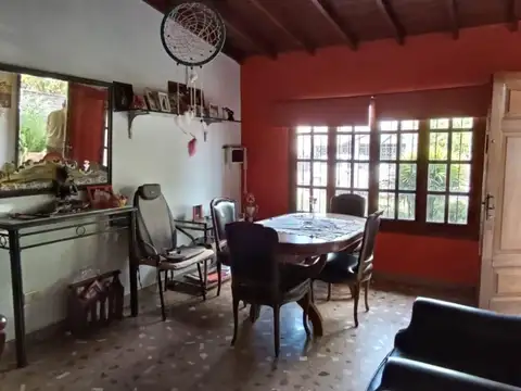 Casa 6 ambientes con 3 baños
