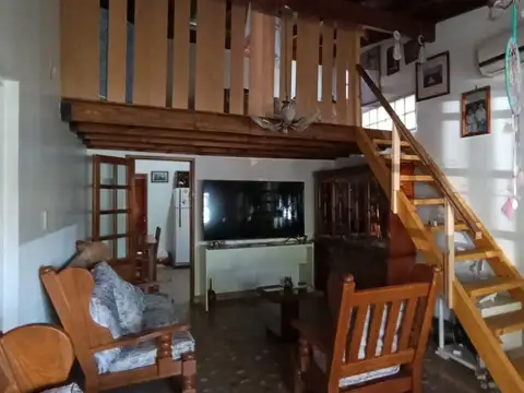 Casa en Venta con 2 cocheras