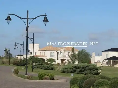 Venta Terreno / Lote a la laguna en La Providencia Canning