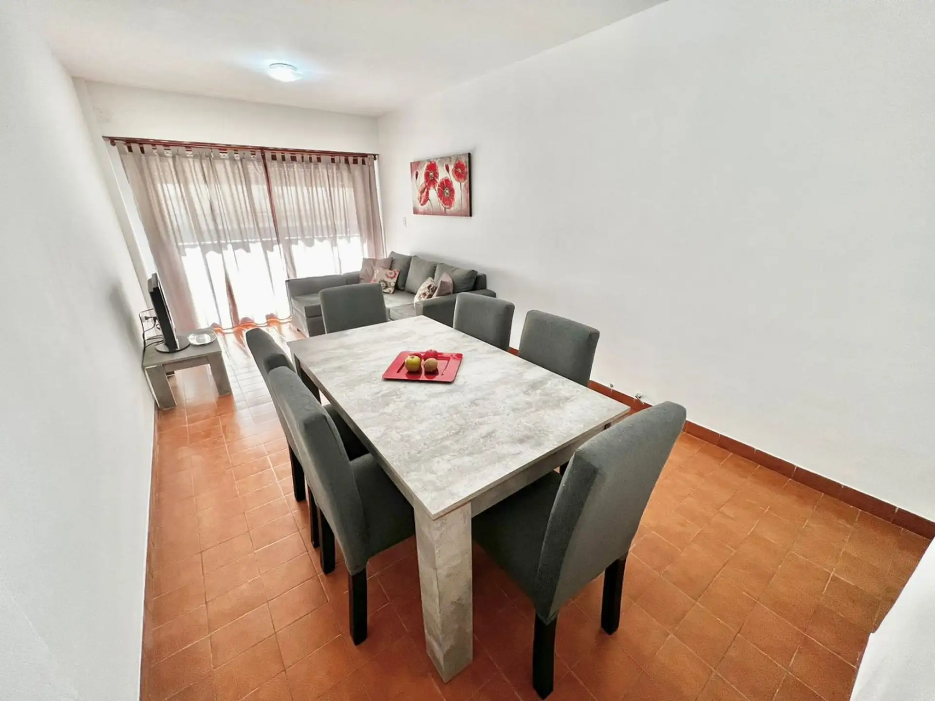 Departamento 3 amb, 75m² con cochera cubierta — La Perla Sur