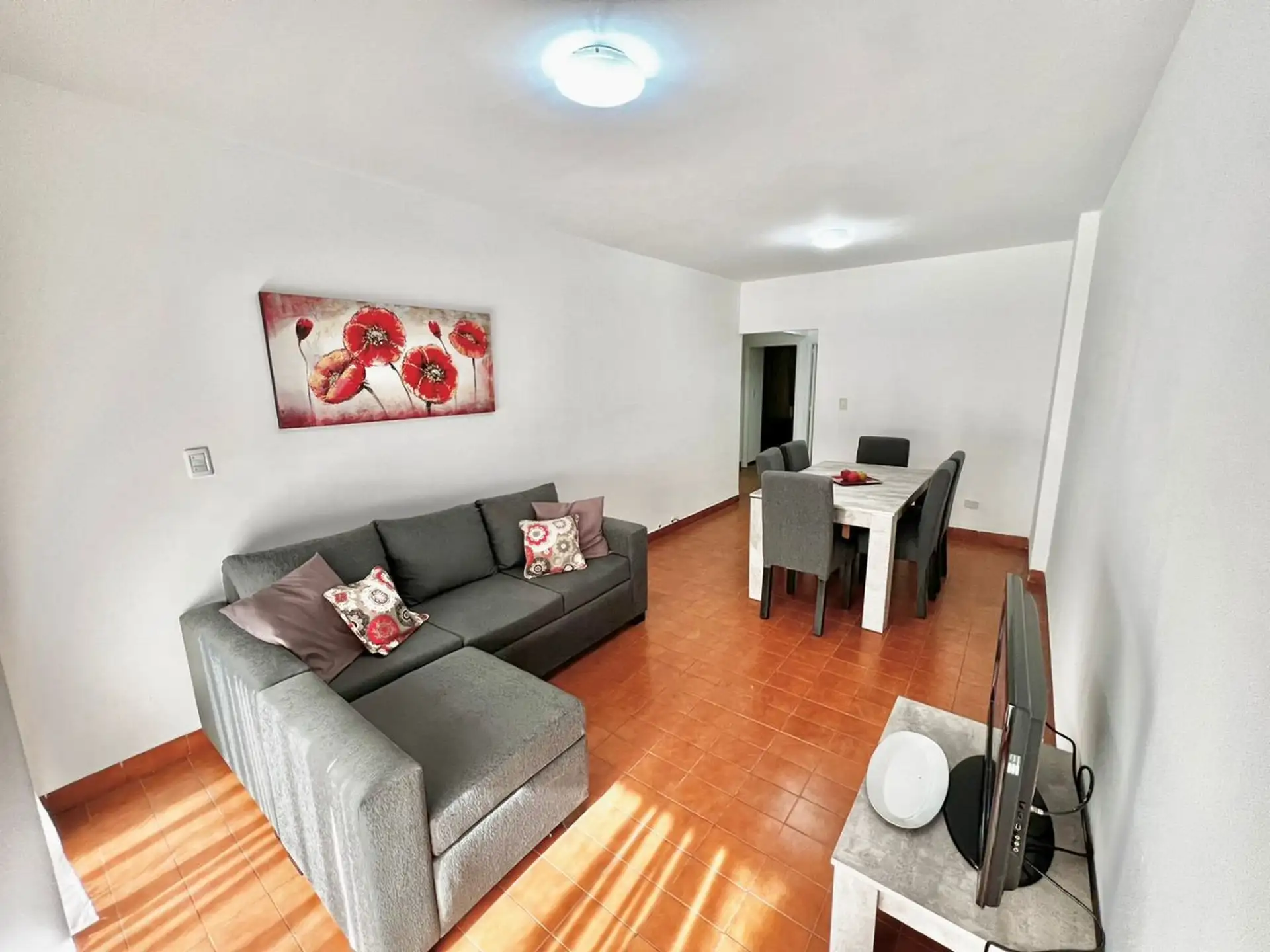 Departamento 3 amb, 75m² con cochera cubierta — La Perla Sur