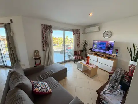 Departamento en venta sobre Lavalle y French