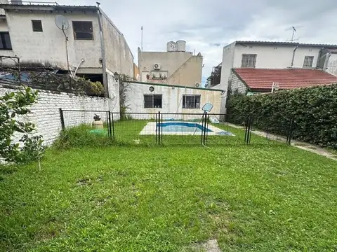 Casa 10 ambientes con 3 baños