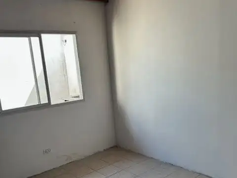 Depto Tipo Casa en Alquiler en Lanus Oeste, $ 450.000