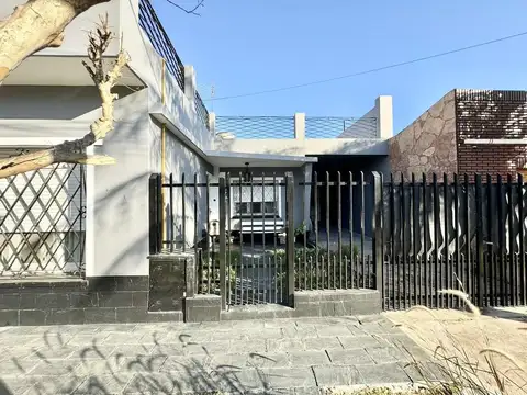 Casa americana 3 ambientes en muy buen estado.