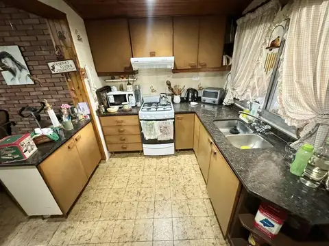 Casa americana 3 ambientes en muy buen estado.