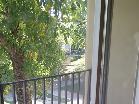 ALQUILER MONOAMB. 1°PISO AL FRENTE C/BALCON
