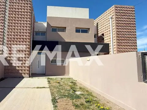 VENDE DUPLEX DOS DORMITORIOS, Bº RINCON LINDO II