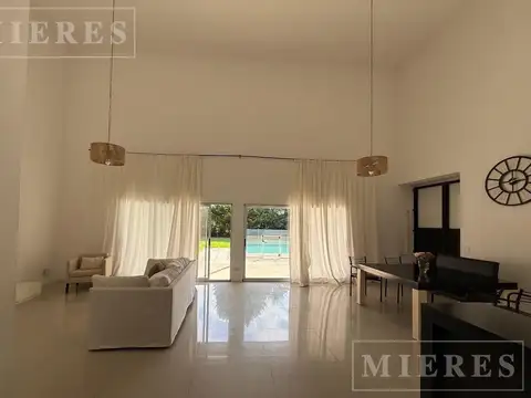 Casa en Venta en La Montura, USD 300.000